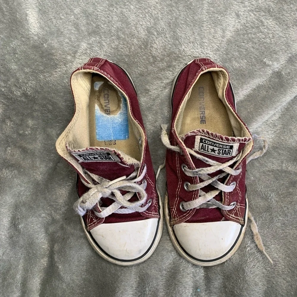 Kid's Converse Tennis Shoes